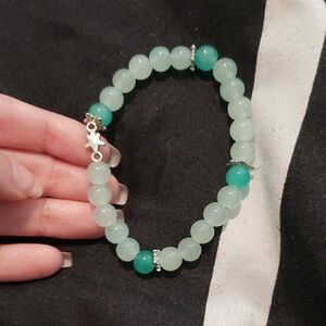 Elegant Green Beaded Bracelet